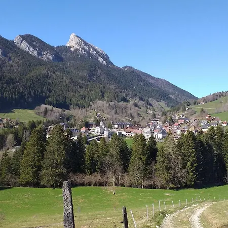 Grand à L'orée Du Bois En Chartreuse